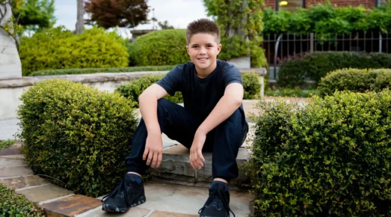Uniform-Compliant Footwear for Kids: Stride into Style and Safety Uniform-Compliant Footwear | slaystana